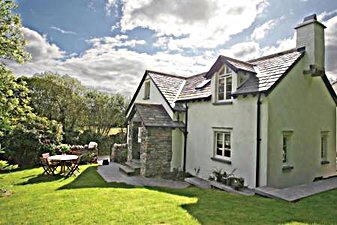 Self Catering - Broughton in Furness . Rose Cottage woodland 2